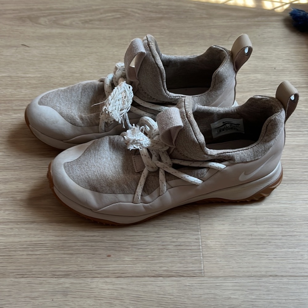 Nikes - Picture 8 of 11